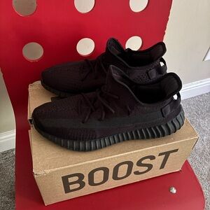 Yeezy Boost ‘ONYX’ V2